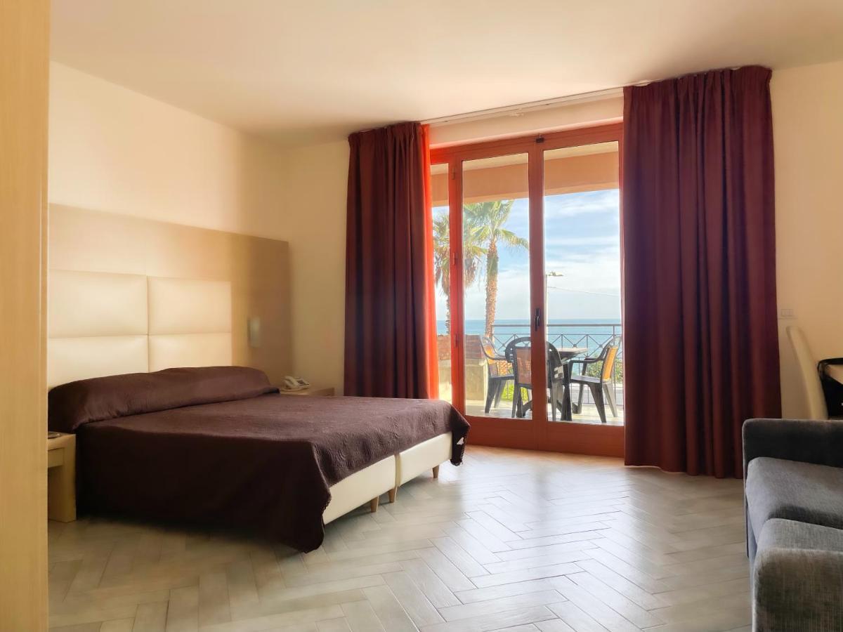 Taormina Hotel Calipso Mazzeo Bagian luar foto