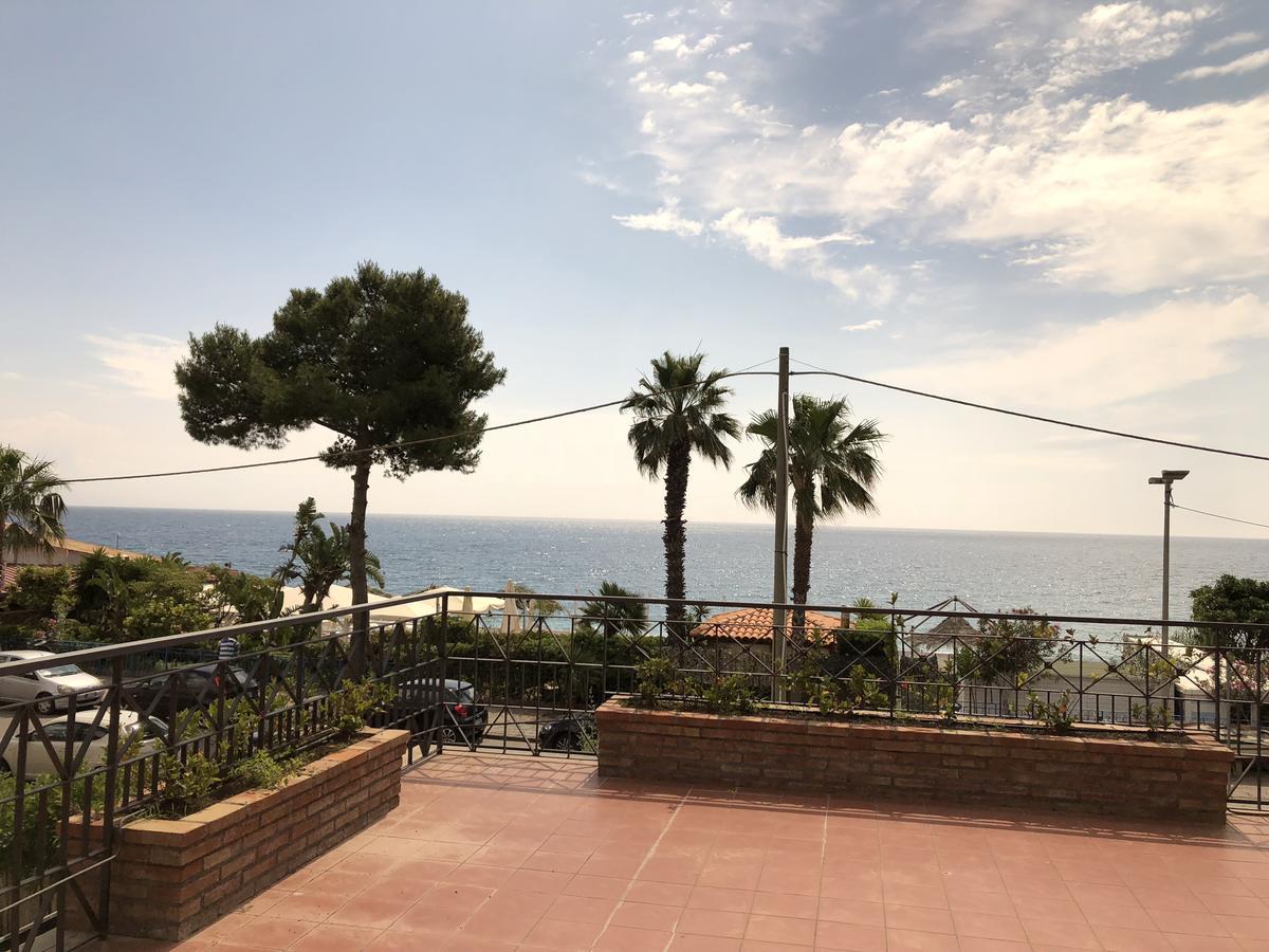 Taormina Hotel Calipso Mazzeo Bagian luar foto